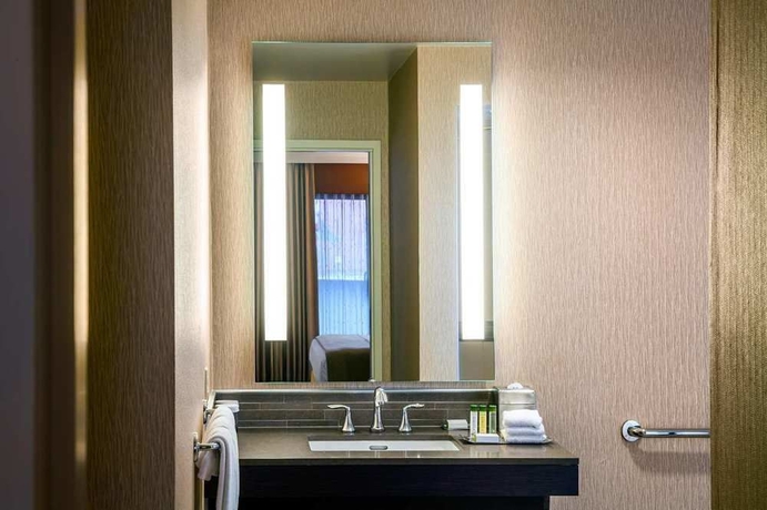 Imagen de la habitación del Hotel Doubletree by Hilton Hotel Sonoma Wine Country. Foto 7