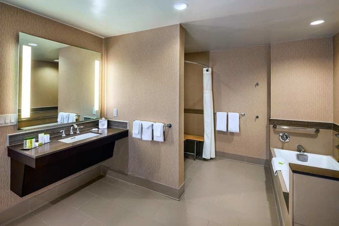 Imagen de la habitación del Hotel Doubletree by Hilton Hotel Sonoma Wine Country. Foto 8