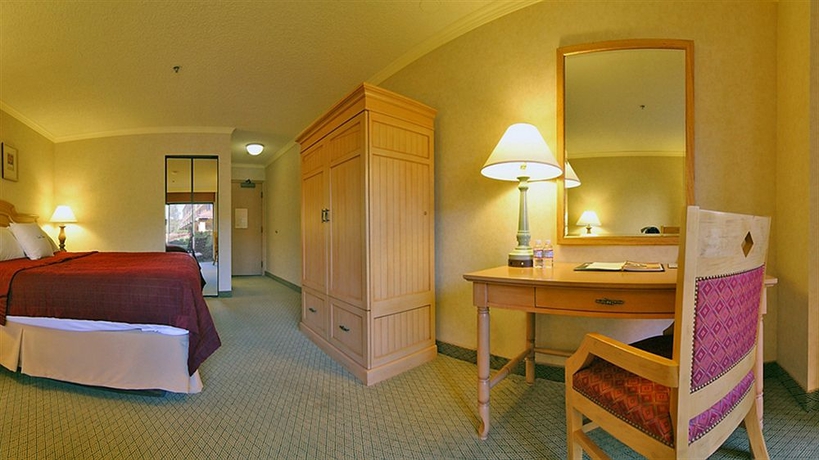 Imagen de la habitación del Hotel Doubletree by Hilton Hotel Sonoma Wine Country. Foto 11