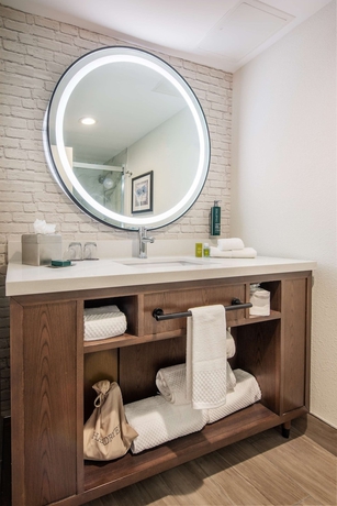 Imagen de la habitación del Hotel Doubletree by Hilton Monroe Township Cranbury. Foto 8