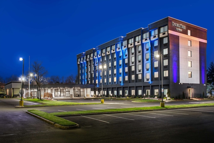 Imagen general del Hotel Doubletree by Hilton Monroe Township Cranbury. Foto 1