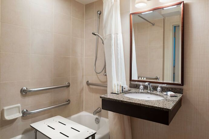 Imagen de la habitación del Hotel Doubletree by Hilton Somerset Hotel and Conference Center. Foto 19