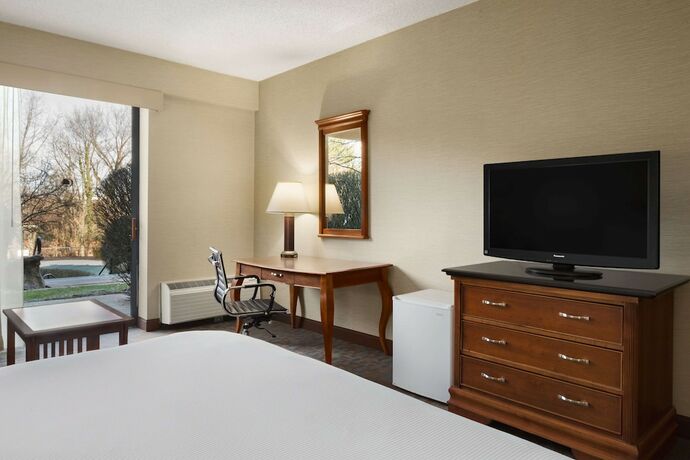 Imagen de la habitación del Hotel Doubletree by Hilton Somerset Hotel and Conference Center. Foto 23