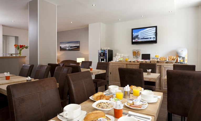 Imagen del bar/restaurante del Hotel Douglas. Foto 2