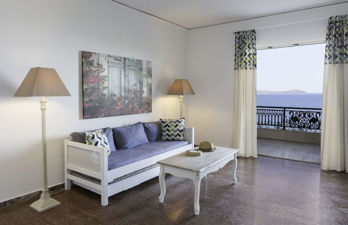 Imagen de la habitación del Hotel Douka Seafront Residences. Foto 12