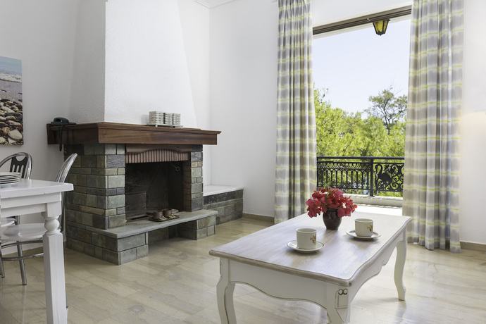 Imagen de la habitación del Hotel Douka Seafront Residences. Foto 13