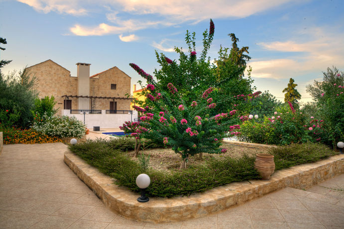 Imagen de la habitación del Hotel Douliana Villas. Foto 2