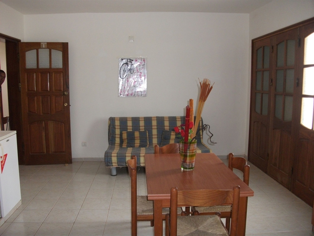 Imagen de los interiores del Hotel Dourada Studios. Foto 11