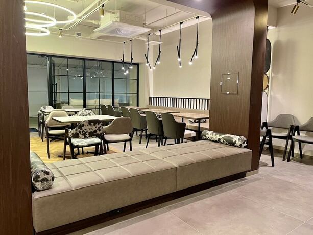 Imagen del bar/restaurante del Hotel Doutonboricrystalhotel3. Foto 10