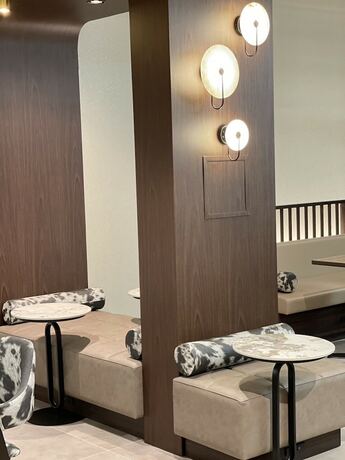 Imagen del bar/restaurante del Hotel Doutonboricrystalhotel3. Foto 11