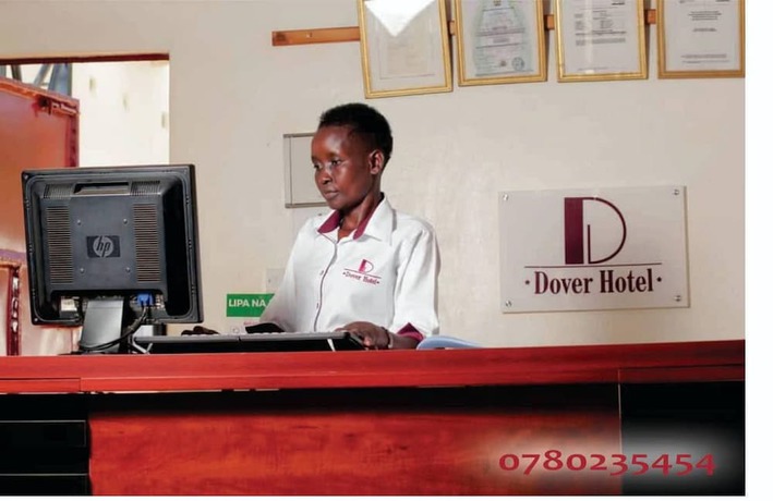 Imagen de los interiores del Hotel Dover Bondo. Foto 19