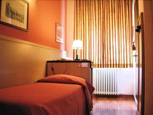 Imagen de la habitación del Hotel Dover, Mil&aacute;n. Foto 10