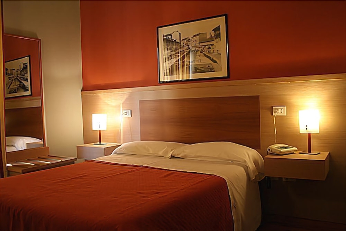 Imagen de la habitación del Hotel Dover, Mil&aacute;n. Foto 11