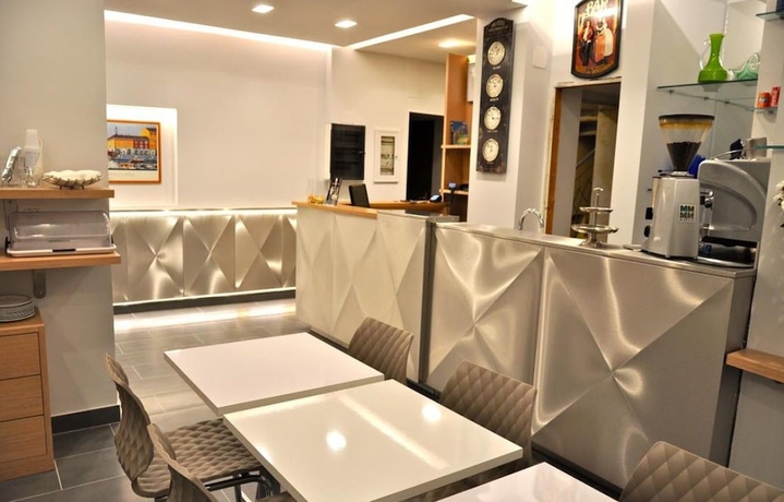 Imagen de los interiores del Hotel Dover, Mil&aacute;n. Foto 18