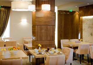 Imagen del bar/restaurante del Hotel Dovitel Boutique. Foto 5