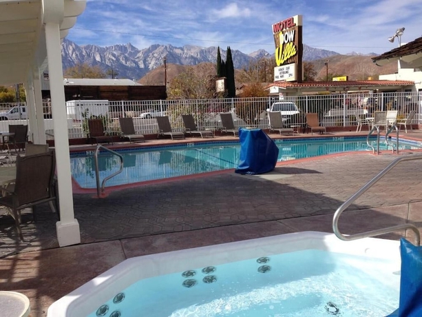 Imagen de la piscina del Hotel Dow Villa Motel. Foto 17