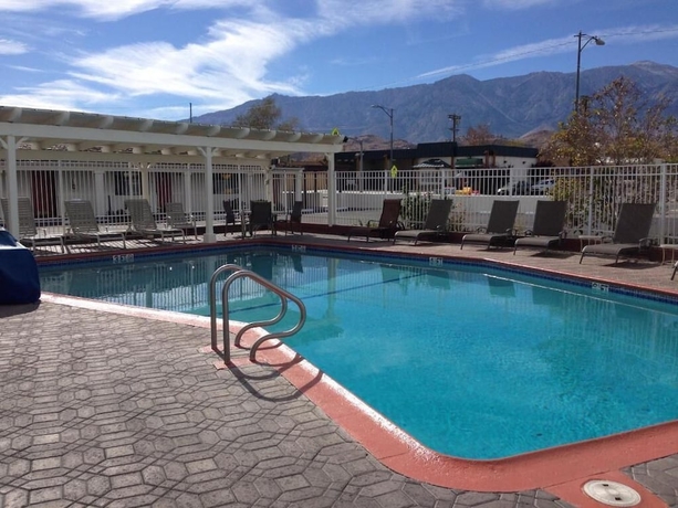 Imagen de la piscina del Hotel Dow Villa Motel. Foto 18