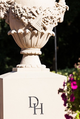 Imagen general del Hotel Down Hall. Foto 4