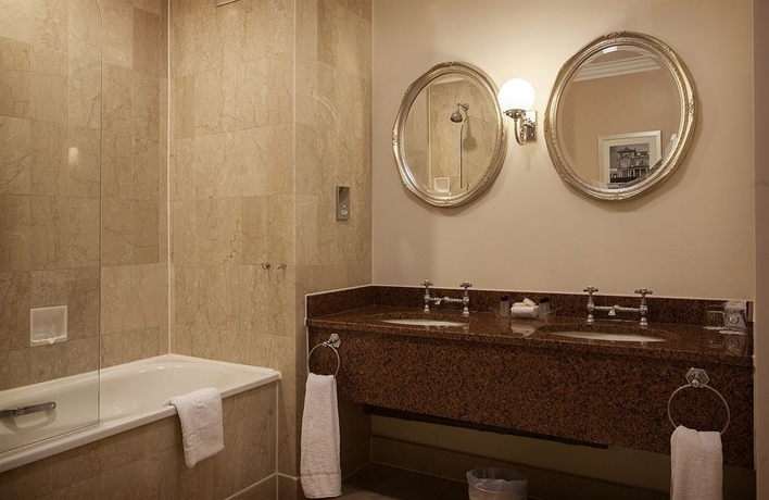 Imagen de la habitación del Hotel Down Hall. Foto 11