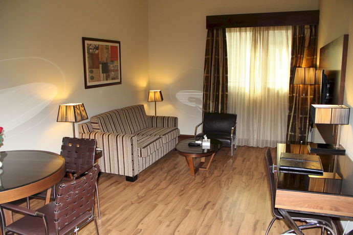 Imagen de la habitación del Hotel Down Town Plaza Apartments. Foto 9
