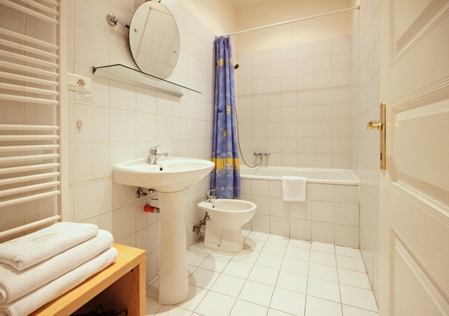 Imagen de la habitación del Hotel Down Town Residence. Foto 9