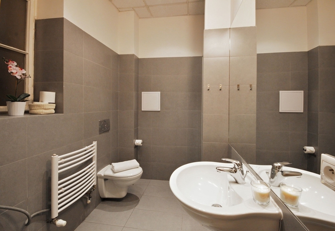 Imagen de la habitación del Hotel Down Town Residence. Foto 10