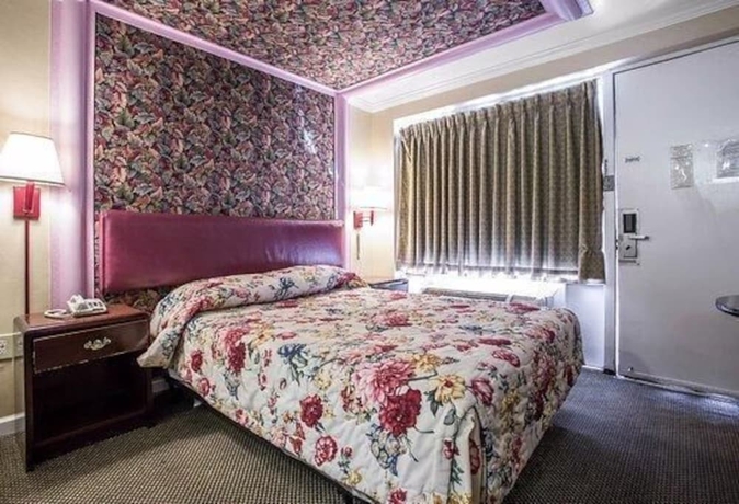 Imagen de la habitación del Hotel Downbeach Inn. Foto 9