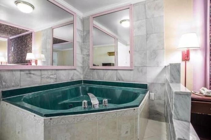 Imagen de la habitación del Hotel Downbeach Inn. Foto 10