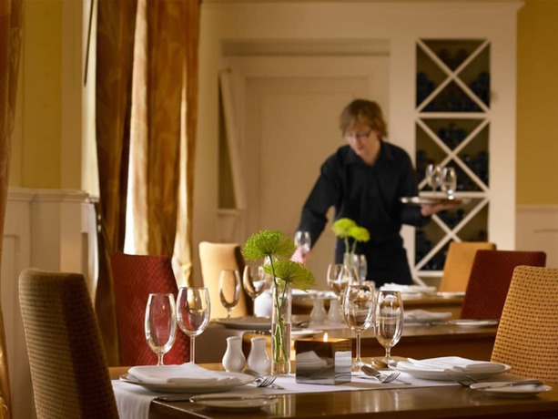 Imagen del bar/restaurante del Hotel Downings Bay. Foto 11