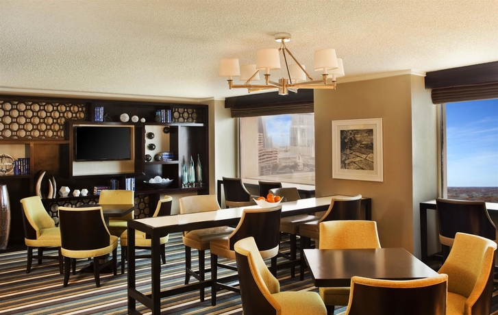 Imagen del bar/restaurante del Hotel Downright Austin, A Renaissance. Foto 2