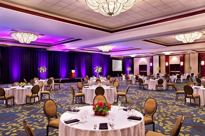 Imagen de los interiores del Hotel Downright Austin, A Renaissance. Foto 10