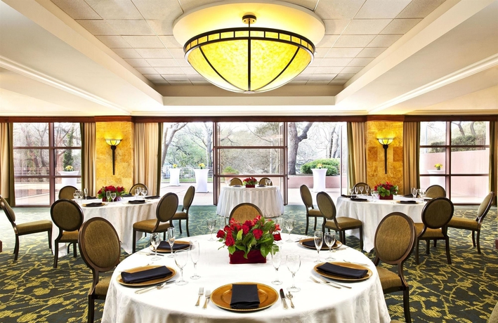 Imagen de los interiores del Hotel Downright Austin, A Renaissance. Foto 12