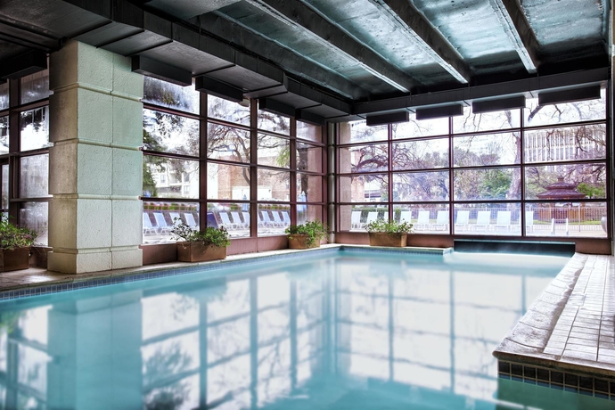 Imagen de la piscina del Hotel Downright Austin, A Renaissance. Foto 16