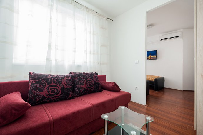 Imagen de la habitación del Hotel Downtown Apart Bane. Foto 9