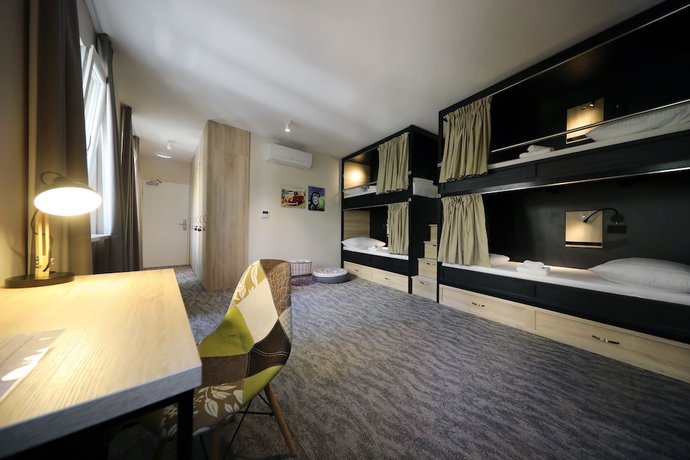 Imagen de la habitación del Hotel Downtown Boutique Hostel. Foto 12