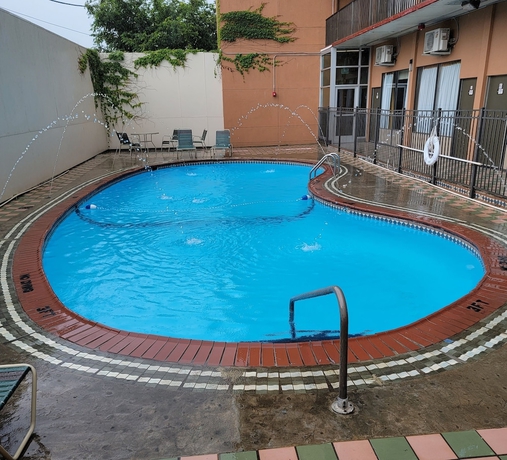 Imagen de la piscina del Hotel Downtown Inn, Asheville. Foto 16