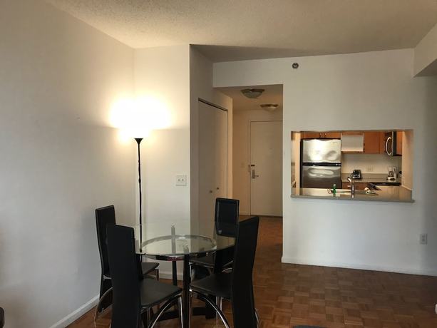 Imagen de la habitación del Hotel Downtown Luxury Suites. Foto 6