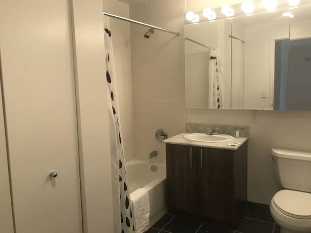 Imagen de la habitación del Hotel Downtown Luxury Suites. Foto 8