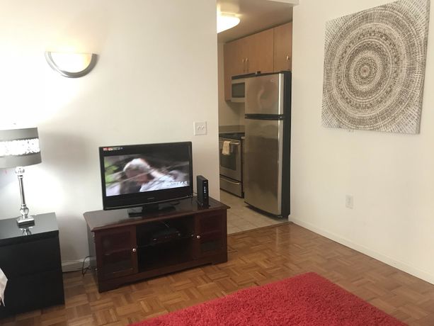 Imagen de la habitación del Hotel Downtown Luxury Suites. Foto 9