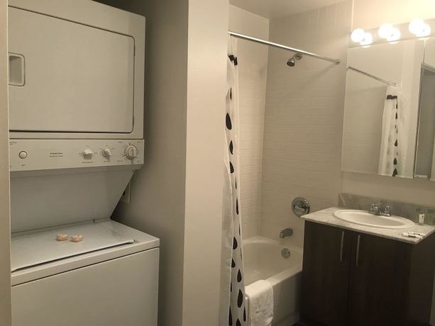 Imagen de la habitación del Hotel Downtown Luxury Suites. Foto 13