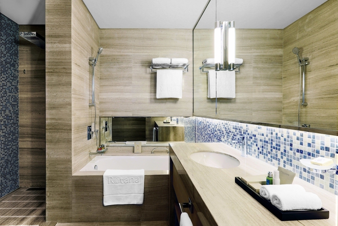 Imagen de la habitación del Hotel Downtown Rotana. Foto 9