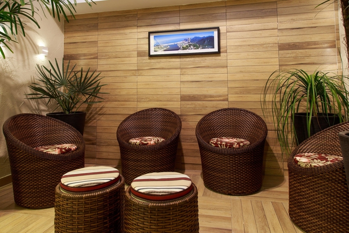 Imagen de los interiores del Hotel Downtown Santana. Foto 18