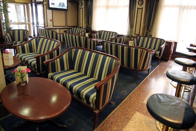 Imagen del bar/restaurante del Hotel Downtown, Sofia. Foto 6