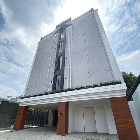Imagen general del Hotel Dparagon Malioboro. Foto 12