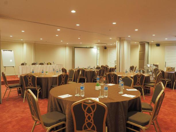 Imagen de los interiores del Hotel Dprimahotel Airport Jakarta 2 (CITRA 8). Foto 12