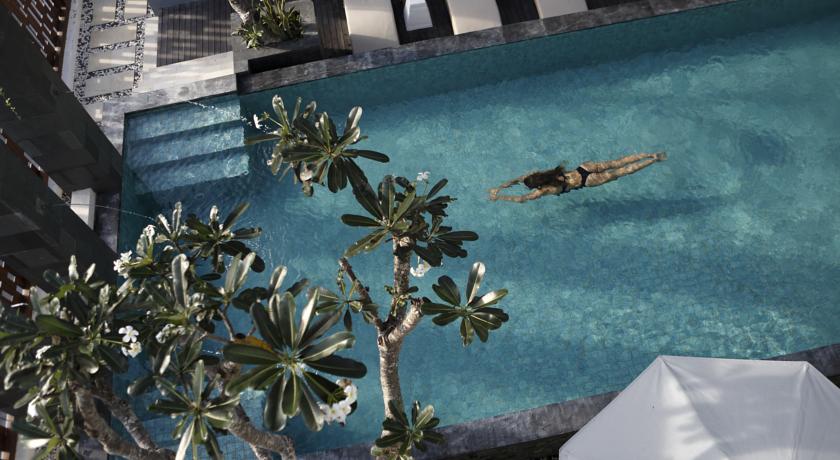 Imagen de la piscina del Hotel D'primahotel Petitenget Seminyak. Foto 10