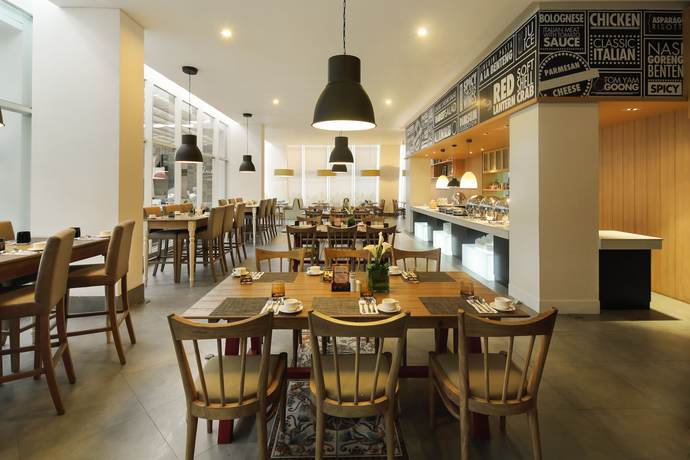 Imagen del bar/restaurante del Hotel D'primahotel Tangerang. Foto 2