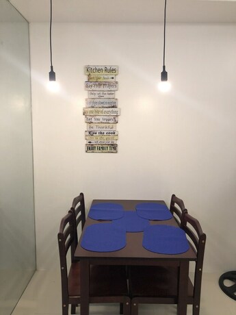 Imagen de la habitación del Hotel Dr Calayan S Cozy Wind Residences Tagaytay Taal Vi. Foto 21