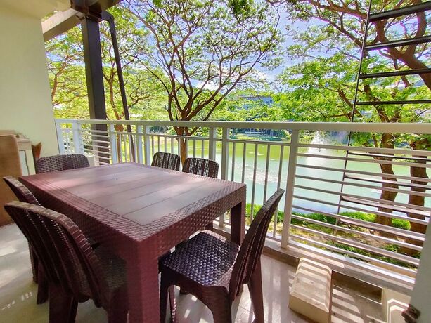 Imagen general del Hotel Dr. Calayan's Luxury 2BR Condo @Pico De Loro. Foto 14