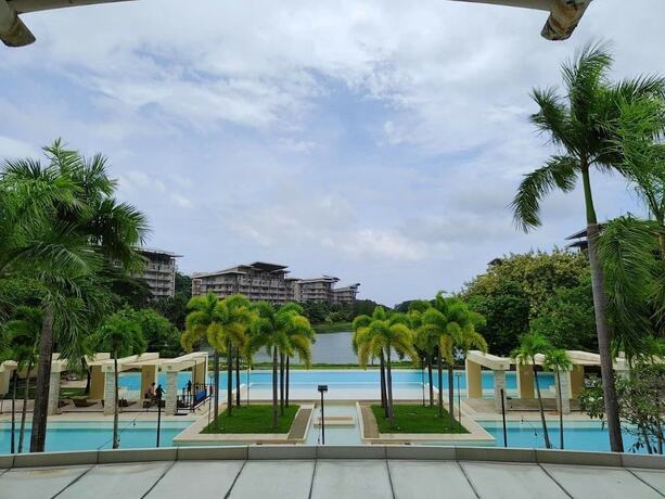 Imagen general del Hotel Dr. Calayan's Luxury 2BR Condo @Pico De Loro. Foto 15